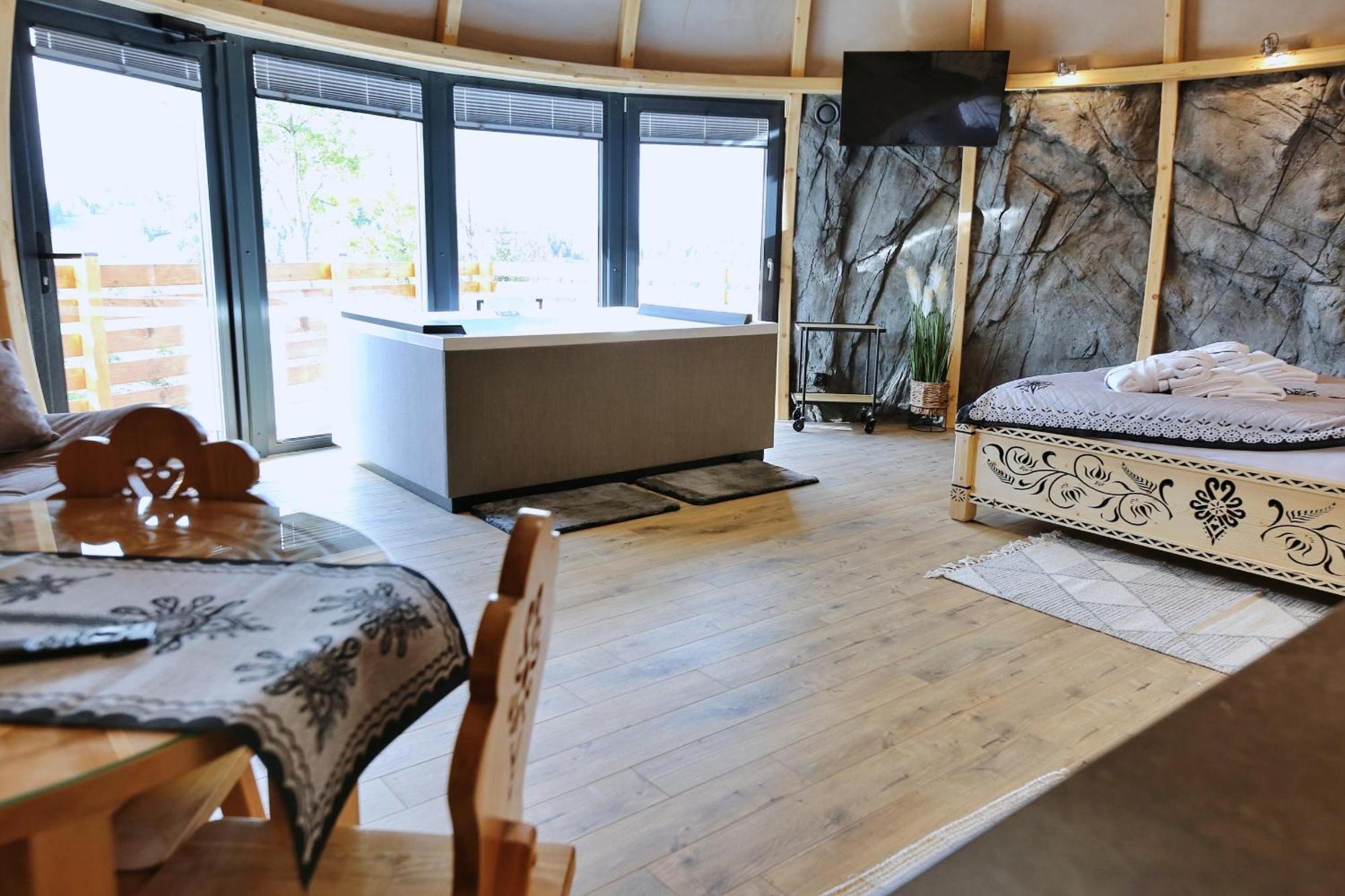 Tatry Mountain Glamp Z Jacuzzi Hotel Zakopane Ngoại thất bức ảnh